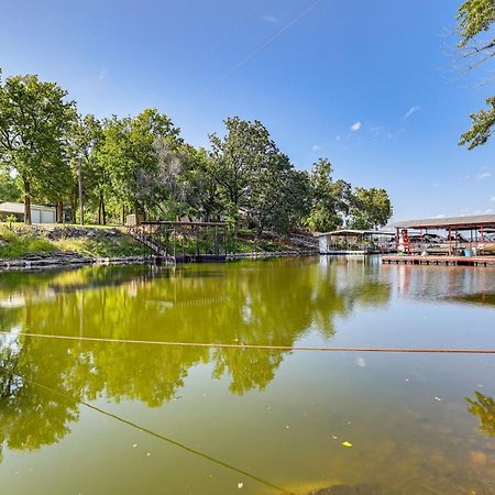 Grove Lakefront Cabin With Water And Dock Access! Eksteriør billede